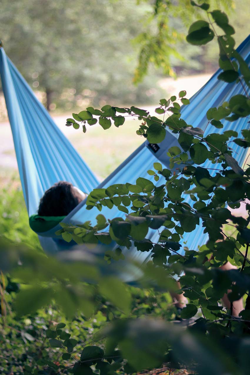 poza hamac haam albastru deschis