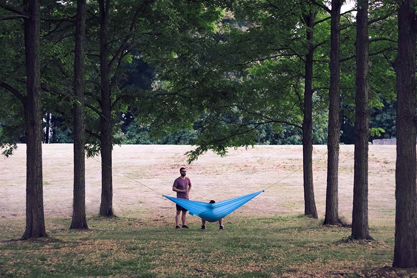 poza hamac haam albastru deschis