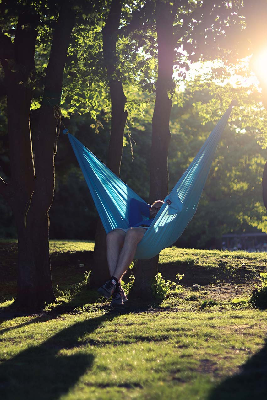 poza hamac haam albastru deschis