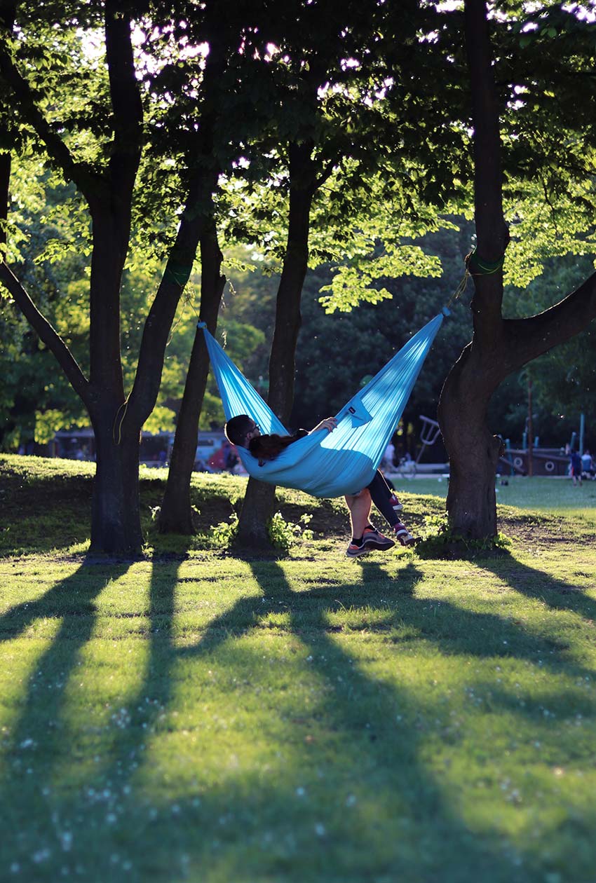 poza hamac haam albastru deschis